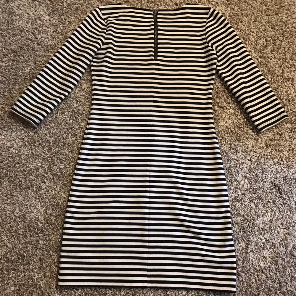 Old Navy Pointe Knit dress - Picture 2 of 4